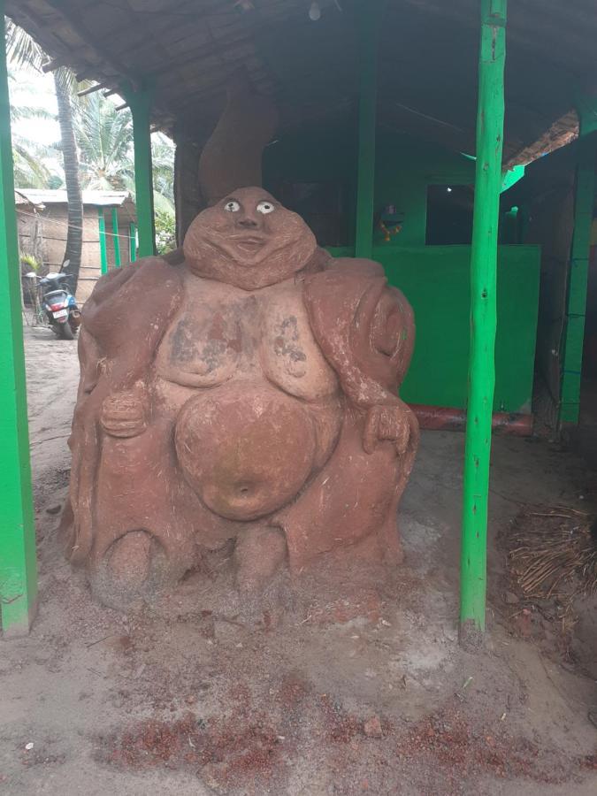 阿姆波尔 Laughing Buddha旅舍 外观 照片